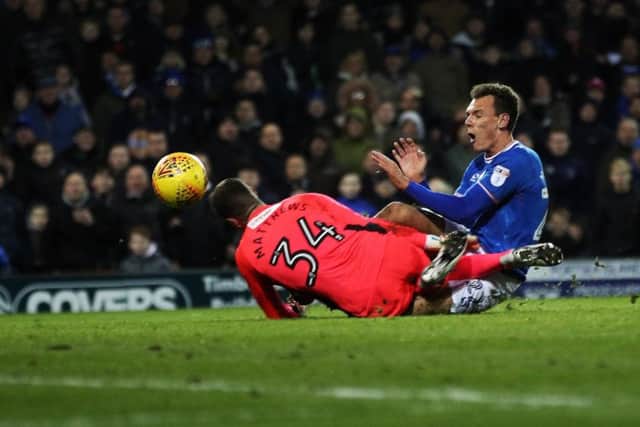 Kal Naismith collides with Remi Matthews. Picture: Joe Pepler