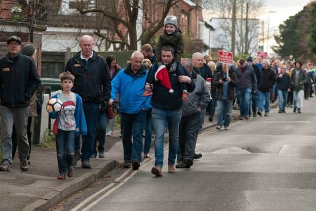 The protesters march through Warsash (171649_007)