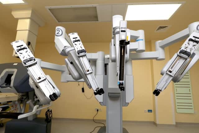 The Da Vinci robot