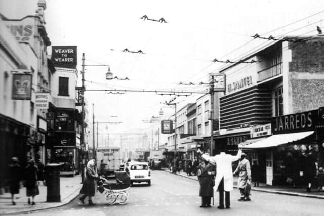 Commercial Road looking southCommercial Road in the late1950s perhaps. Someone is passing the time of day with the policeman on point duty. (John Smith coll. PPP-180102-144552001