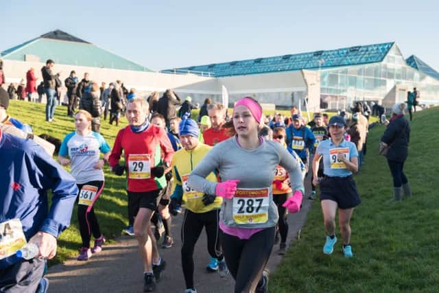 Portsmouth Coastal Half Marathon. Picture: Vernon Nash (180056-3)