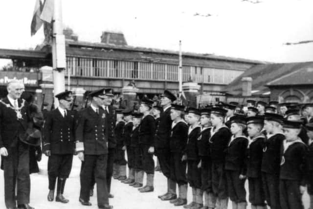 Imagine how chuffed these young boy cadets were to be inspected by the King in 1942.
