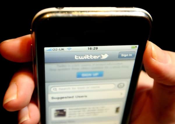 Police warn people not to go on Twitter while driving