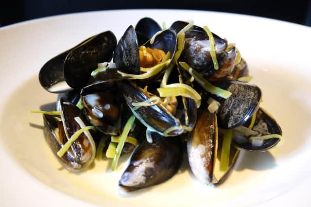Mussels with cider cream and leeks