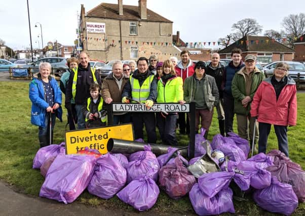 Alan Mak MP with volunteers at the Purbrook litter pick
