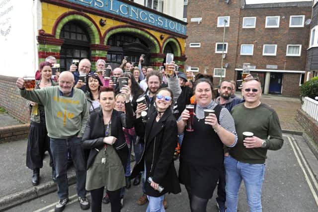 A fund raising afternoon was held at The Fox Tavern in Gosport to raise money for the funeral of Royal Navy veteran, Raymond Daniels.