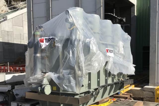 A TT150-6 150t capacity hydraulic turntable turned the loads onthe truck before they were slid into the building. Picture: Rapid Response Solutions