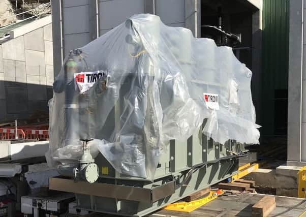 A TT150-6 150t capacity hydraulic turntable turned the loads on
the truck before they were slid into the building. Picture: Rapid Response Solutions