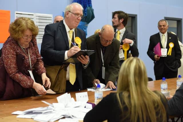 Catch Line: 180503- Election GosportDate: 3-5-2018Location: Gosport Leisure Centre, Foresrt Way, GosportStory: Local election count for Gosport wards - Candidates observe the count Cllr Steve Hammond (Liberal Democrate)(centre left), Picture: Duncan Shepherd PPP-180305-224002006