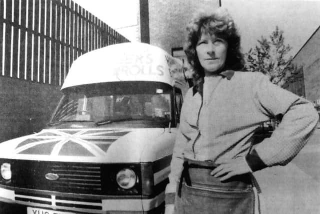 Retro 12 may 2018Hotdog - Hot dog traders Sandra Davis