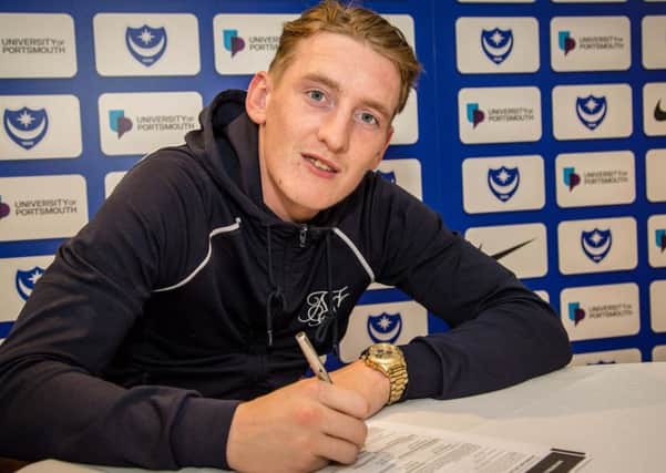 Ronan Curtis signs for Pompey