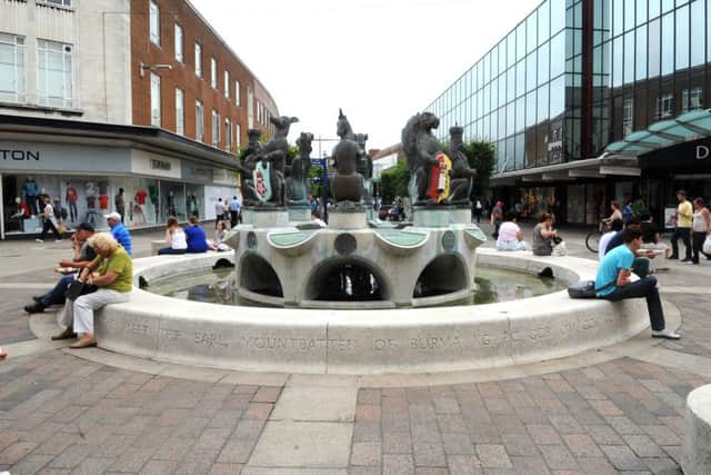 The fountain in Commercial Road shopping precinct, Portsmouth
Picture: Ian Hargreaves  (102279-1)