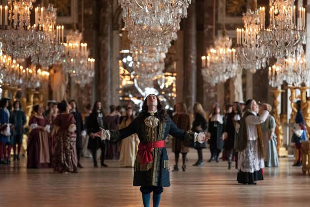 Versailles returns.