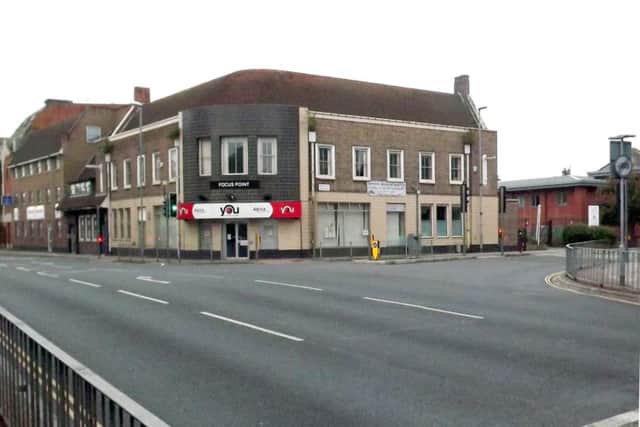 Kingston Cross, 2018.   Smith & Vospers and the Sportsman pub have long gone as have the tram tracks. As a result the junction is a far less interesting location.