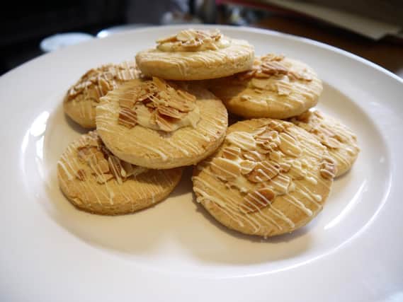 Almond and white chocolate biscuits