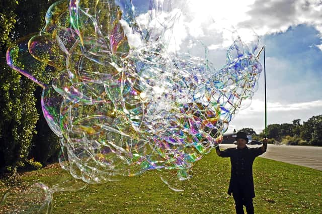 Bubble artist Damian Jay (42) from Fareham Picture: Malcolm Wells (181003-3873)