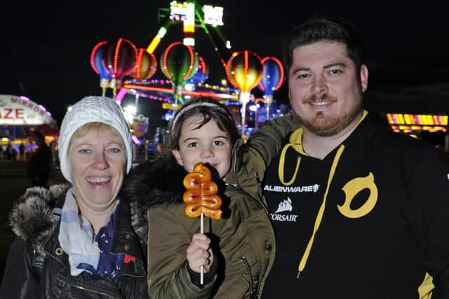 The 2018 HMS Sultan bonfire and firework display. Deborah Rowles and her son Chris Rowles and his daughter Evie (six) from Fareham.
Picture Ian Hargreaves (181025-1_sultan)