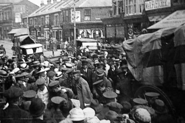 Wounded soldiers arriving at Fawcett Road Military Hospital, now Priory School.