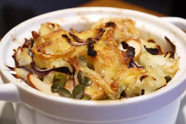 jpwm ACH 050119 murphy Baked Celeriac Cauliflower and Tunworth cheese
Baked Celeriac Cauliflower and Tunworth cheese.