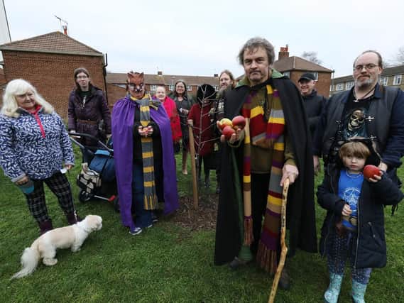 The inaugural wassailing of the Cornwallis Crescent Community Orchard, Portsmouth, by the Genesis Order of Druids. Sunday 6th January 2019       Picture: Chris Moorhouse    (060119 - 32)