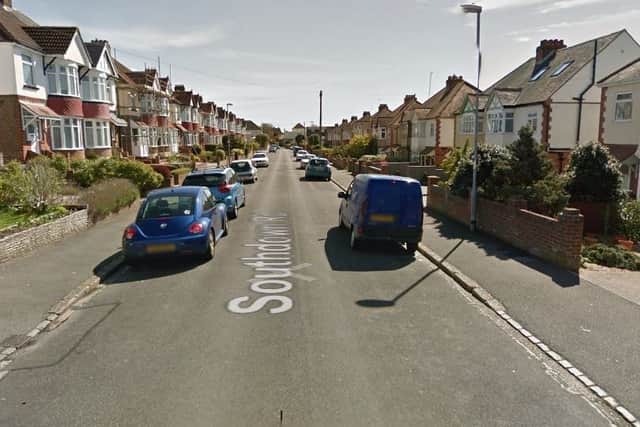 16 - Southdown Road (PO6). 2 homes sold last year at average of Â£374,333.
