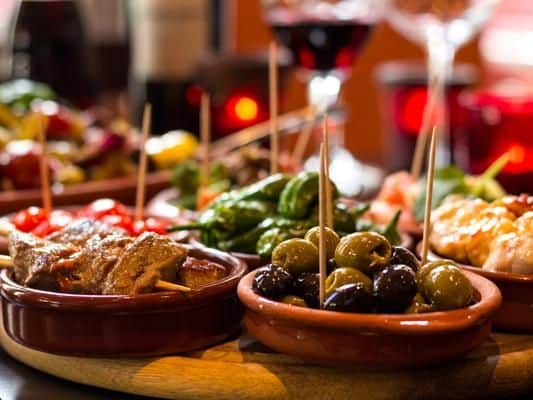 "Fantastic atmosphere, service and food. Even got a free drink at the end of the meal. Hidden gem that I would definitely recommend."
Average rating: 4.5/5