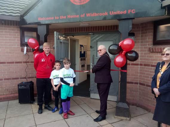 Official unveiling, left to right, club chairman Keith Turner, U10 players Harley Harris and Jamie Walker and the Lord Mayor of Havant, Cllr Peter Wade