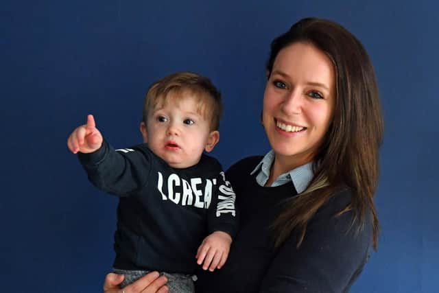 Lauren de Vries (31)  with her one year old son Oliver 
Picture by:  Malcolm Wells (190206-3382)
