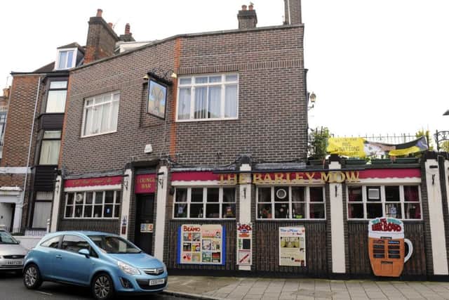 Located in London Road, North End, was designed by A E Cogswell and was built in the 1930s. Until 2005 it consisted of two separate bars, with a central servery, but was then turned into a single room.