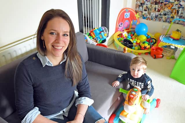 Lauren de Vries at home with her son Oliver 
Picture by:  Malcolm Wells (190206-3292)
