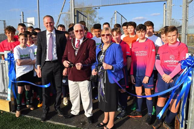 Ian Gates with the Mayor of Havant, Cllr Peter Wade, and Mayoress Janet Wade  
Picture: Malcolm Wells (190327-5955)