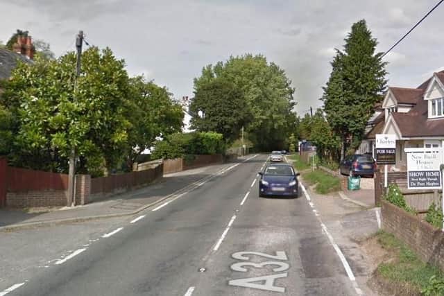 30mph. A32. Northern most area of village on A32 about 100 yards before the 30mph limit ends.