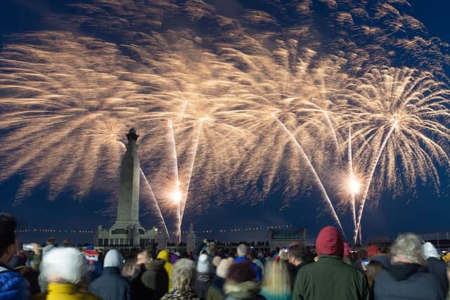 Fireworks over the war memorial
(080619-287)