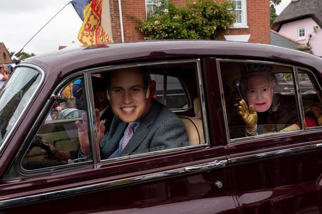 Portchester Gala gets a Royal approval.
Picture: Vernon Nash (150619-051)