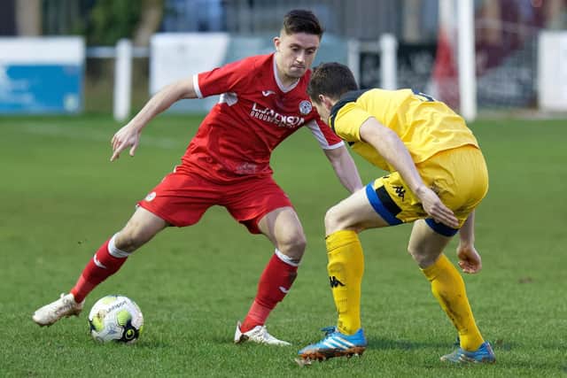 Benny Read in action for Horndean last season. Picture: Neil Marshall (181222-007)
