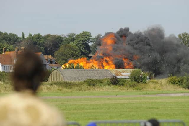 PLANE CRASH SHOREHAM AIRPORT - HAWKER HUNTER CRASHED SUS-150822-150306001