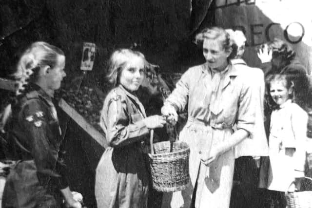 The greengrocer's in Winter Road, Southsea, about 1947