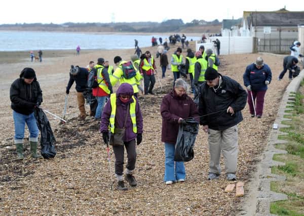 Volunteers litter pick on the Meon Shore, Hill Head.   Picture: Paul Jacobs (160124-2)