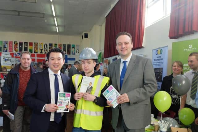 Alan Mak MP with Barratt Homes apprentices