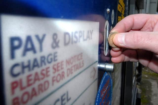 MHBG-08-11-12 Parking machineNew solar panel powered pay and display ticket machine in London Road car park EMN-150510-132759001
