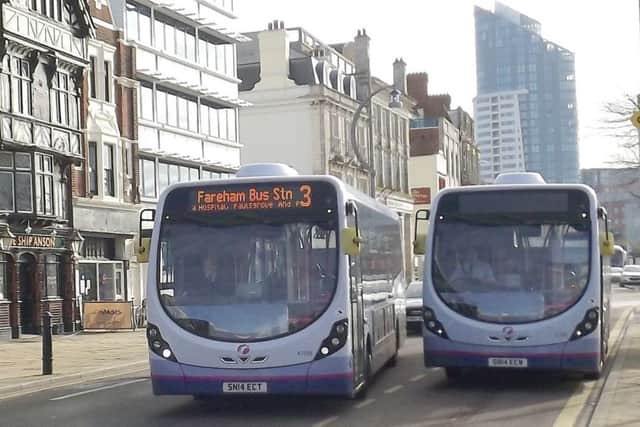 Modern single deckers once again line up at The Hard.