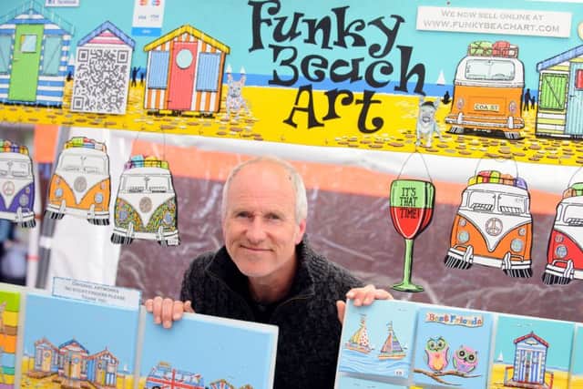 Simon Evans, artist and designer of Funky Beach Art