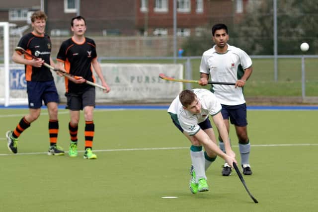 Havant take on London Wayfarers. Picture: Neil Marshall