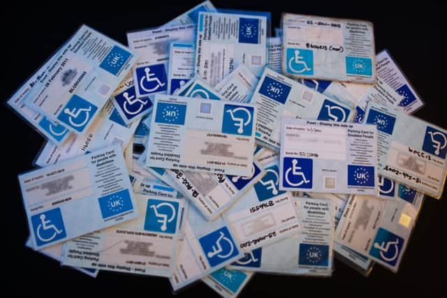 Blue badges EMN-150823-145718001