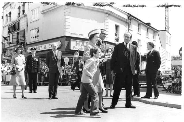 The Queen near Crasswell Street, Landport, during her Silver Jubilee walkabout in Portsmouth, June 1977