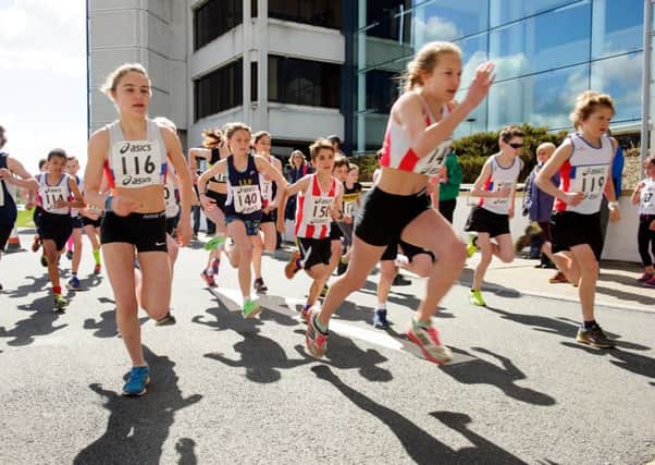 The start of the road relays at Lakeside. Picture: Allan Hutchings (160410-004)
