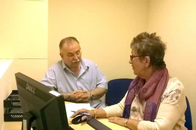 Advisor Jan Almond giving advice
