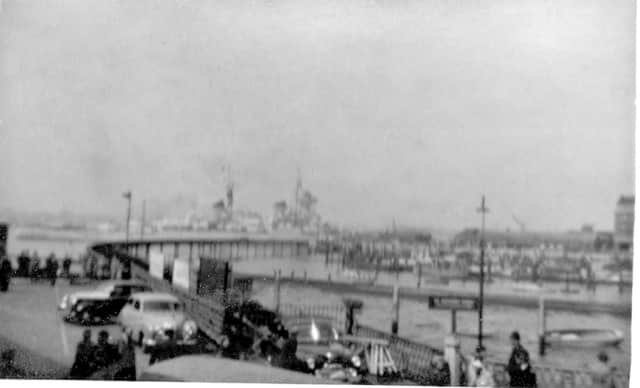 jpwm-28-05-16-010 rw

ARRIVAL OF RUSSIAN CRUISER 1956

The Russian Sverdlov class  cruiser Ordzhonikidze arrives at South Railway Jetty in 1956. Note the entrance gates to the railway viaduct in the foreground.
