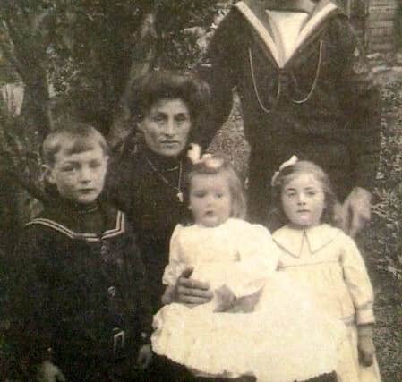 Harry Sheldon his wife Lizzie and their three children