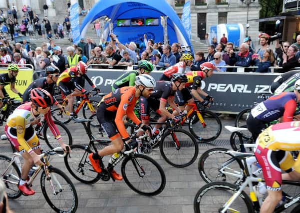 9/6/2016 (MOL/TC)

This year's final rounds of the Pearl Izumi Tour Series and Matrix Fitness Grand Prix Series both culminated in Guildhall Square in Portsmouth on Thursday.

Pictured is: Pearl Izumi Tour Series in Portsmouth. 

Picture: Sarah Standing (160816-3051) PPP-160906-224003001